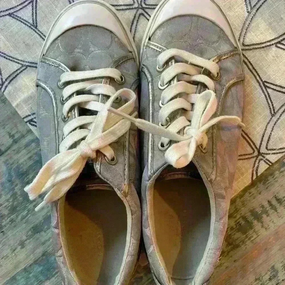Coach, Barrett Sneaker with logo, Silver, Size 8B